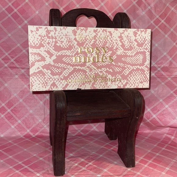 🎈SALE🎈🎀#45.MAKEUP 24-SHADES EYESHADOW PALLETTE🎀 - Picture 2 of 8